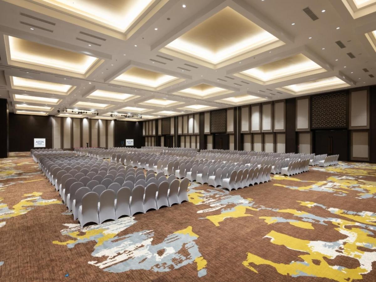Aston Gresik Hotel & Conference Center Exteriér fotografie