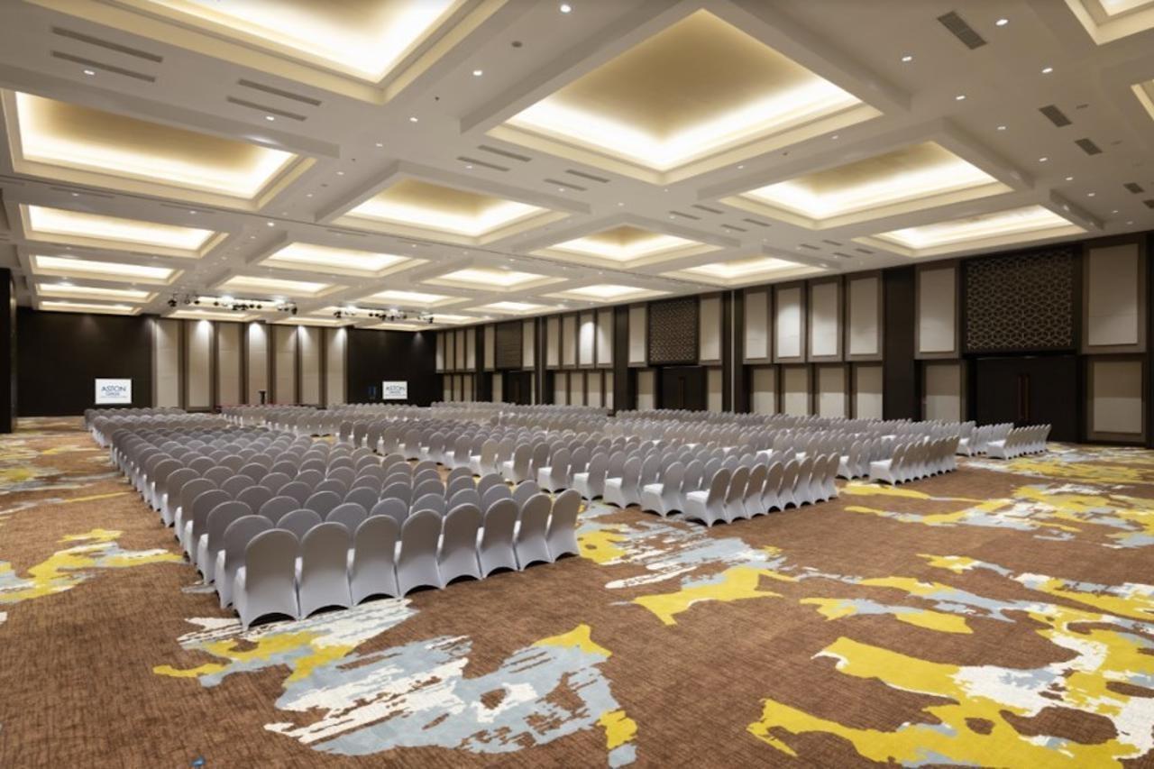 Aston Gresik Hotel & Conference Center Exteriér fotografie